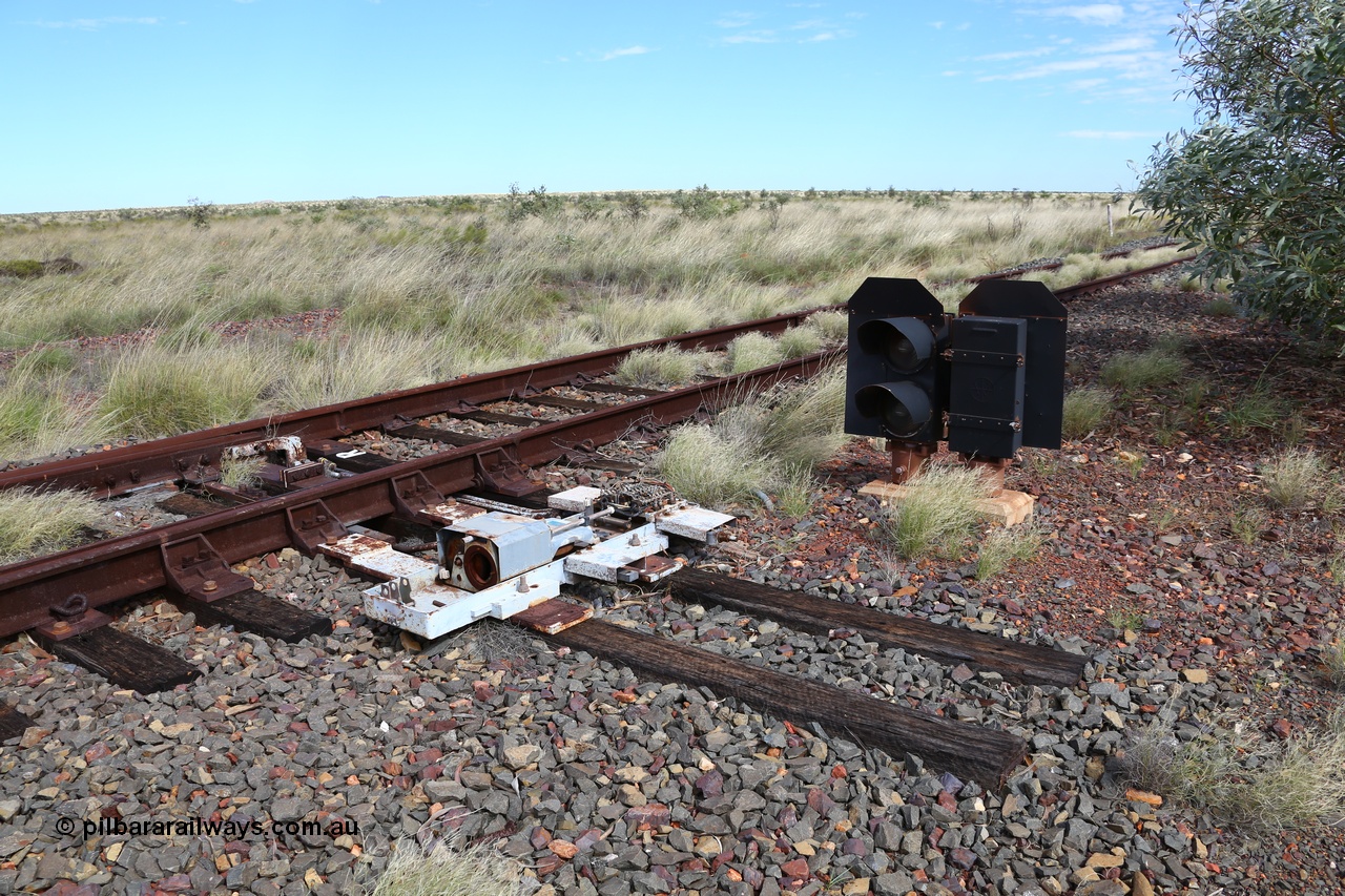 180614 1331
Allen Siding, the points and what remains of the point machine at the 45 km for the siding, looking east. [url=https://goo.gl/maps/WtLXgrhEw3C2]GeoData[/url]. 14th June 2018.
