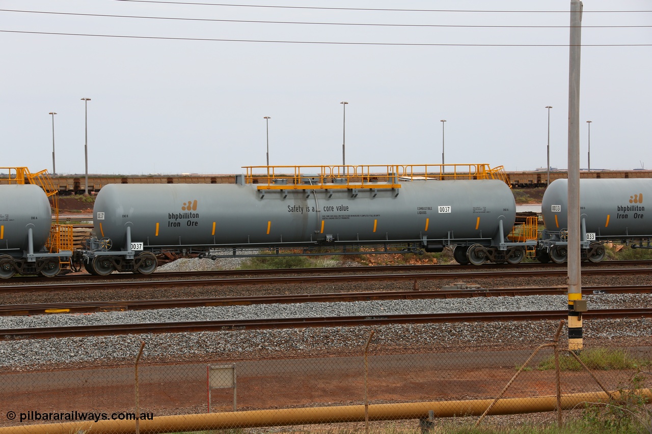 150523 8221
Nelson Point Yard, BHP Billiton diesel fuel tank waggon 0037 with safety slogan 'Safety is a core value', total capacity of 117 m3 for a nominal capacity of 113 m3 built in China by CNR - QRRS.
Keywords: CNR-QRRS-China;BHP-tank-waggon;