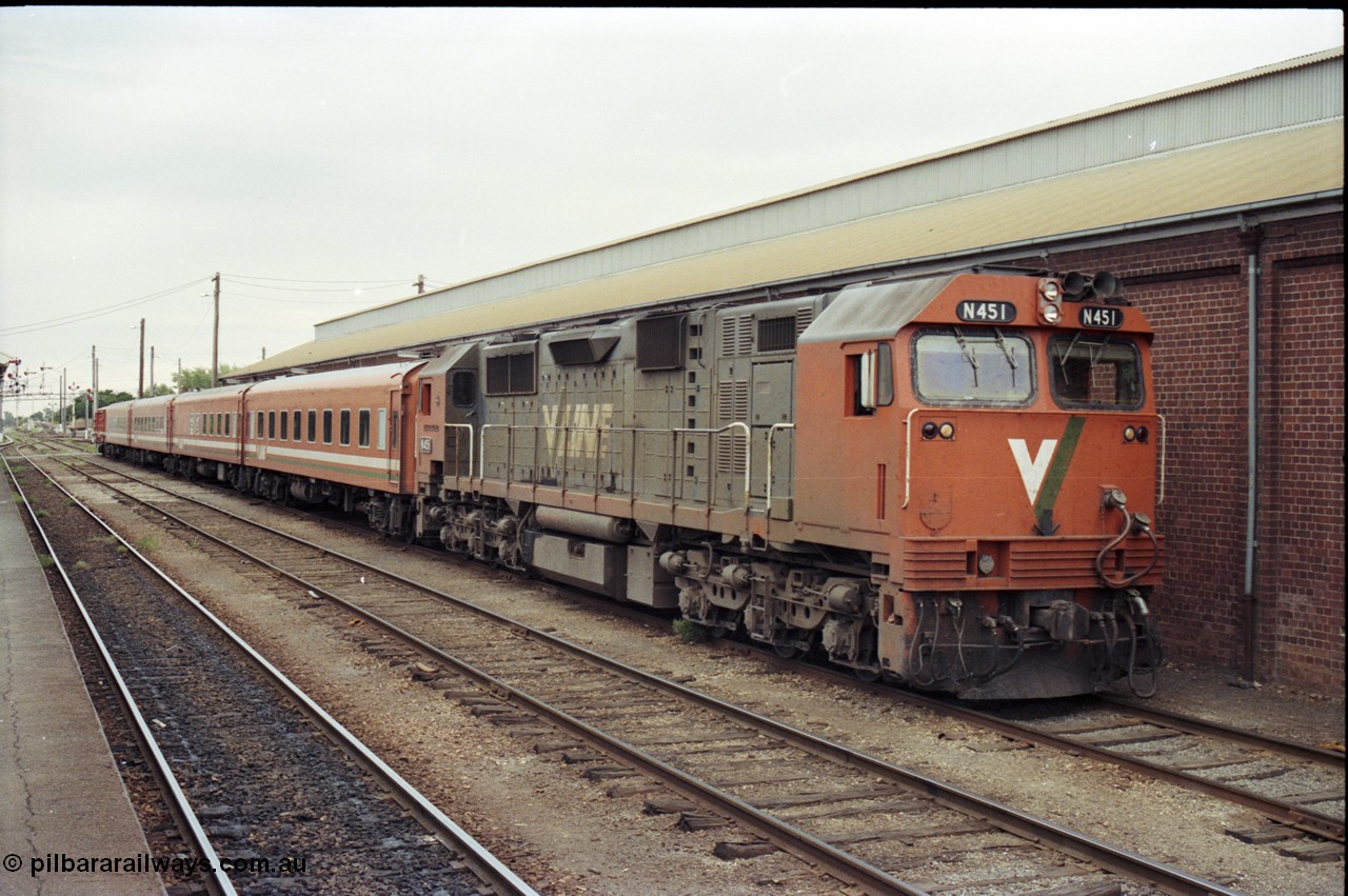 120-29
Wodonga V/Line broad gauge loco N class leader N 451 'City of Portland' Clyde Engineering EMD model JT22HC-2 serial 85-1219, cab side, nameplate and emblem, bogie.
Keywords: N-class;N451;Clyde-Engineering-Somerton-Victoria;EMD;JT22HC-2;85-1219;