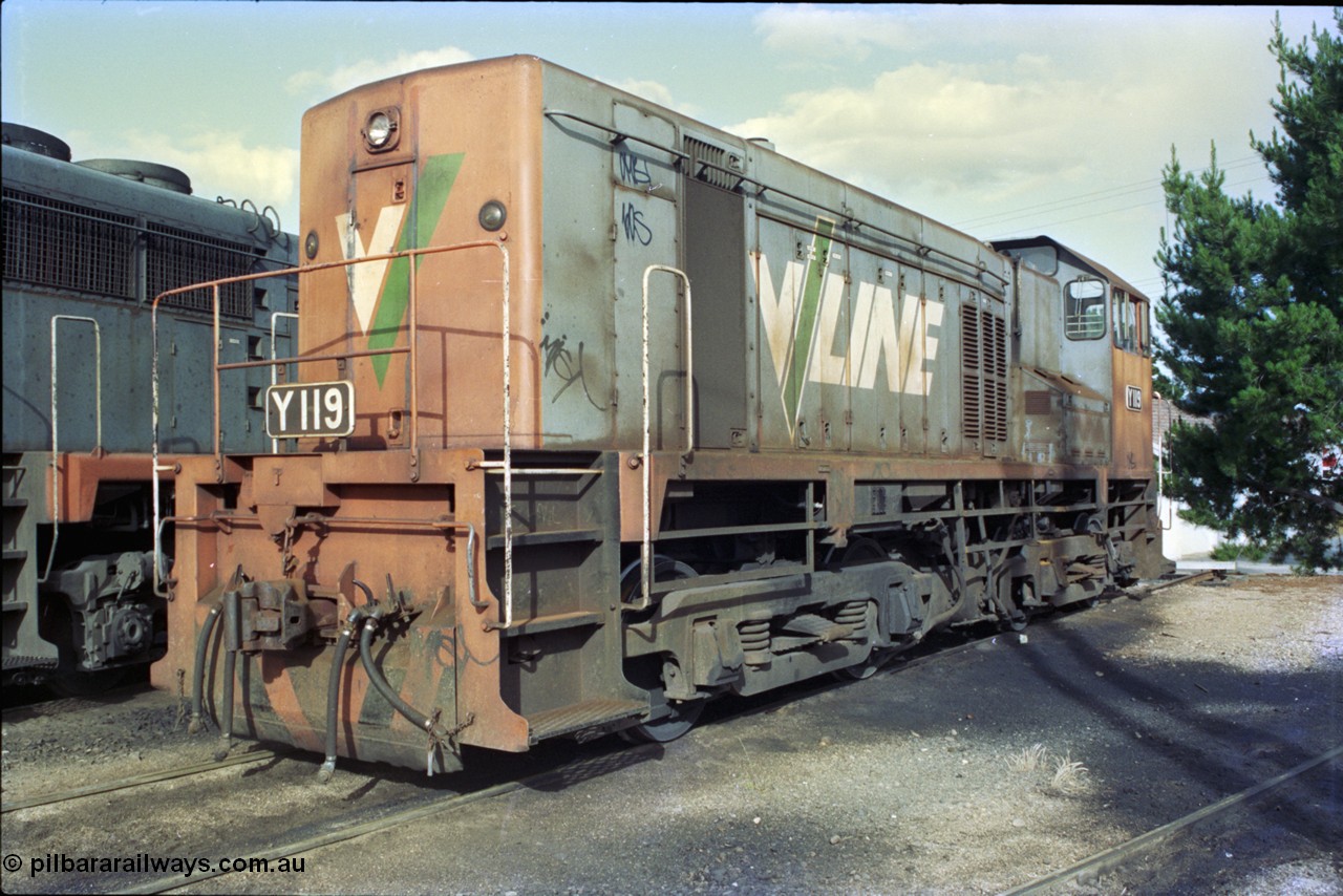 189-37
Wodonga, loco depot, V/Line broad gauge Y class Y 119 Clyde Engineering EMD model G6B serial 63-309, long hood view on turntable radial roads.
Keywords: Y-class;Y119;Clyde-Engineering-Granville-NSW;EMD;G6B;63-309;