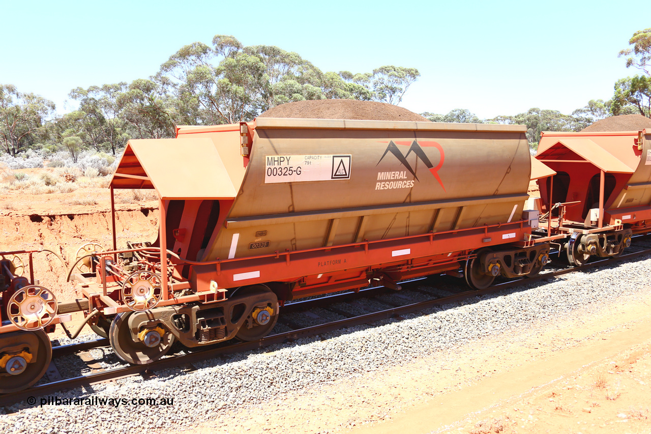 190129 4258
Binduli, on Mineral Resources Ltd loaded iron ore train service from Koolyanobbing to Esperance #3033 with MRL's MHPY type iron ore waggon MHPY 00325 built by CSR Yangtze Co China serial 2014/382-325 in 2014 as a batch of 382 units, these bottom discharge hopper waggons are operated in 'married' pairs.
Keywords: MHPY-type;MHPY00325;2014/382-325;CSR-Yangtze-Co-China;