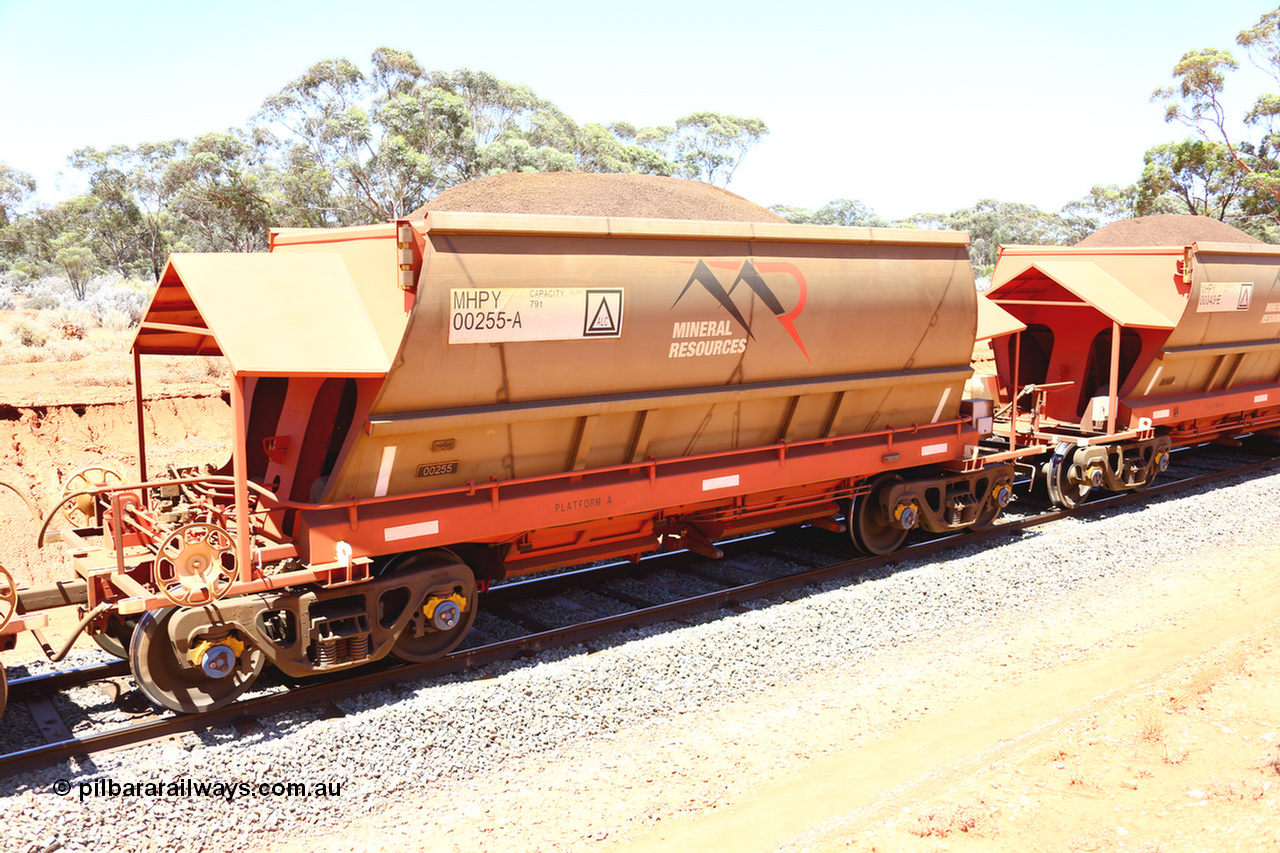 190129 4262
Binduli, on Mineral Resources Ltd loaded iron ore train service from Koolyanobbing to Esperance #3033 with MRL's MHPY type iron ore waggon MHPY 00255 built by CSR Yangtze Co China serial 2014/382-255 in 2014 as a batch of 382 units, these bottom discharge hopper waggons are operated in 'married' pairs.
Keywords: MHPY-type;MHPY00255;2014/382-255;CSR-Yangtze-Co-China;