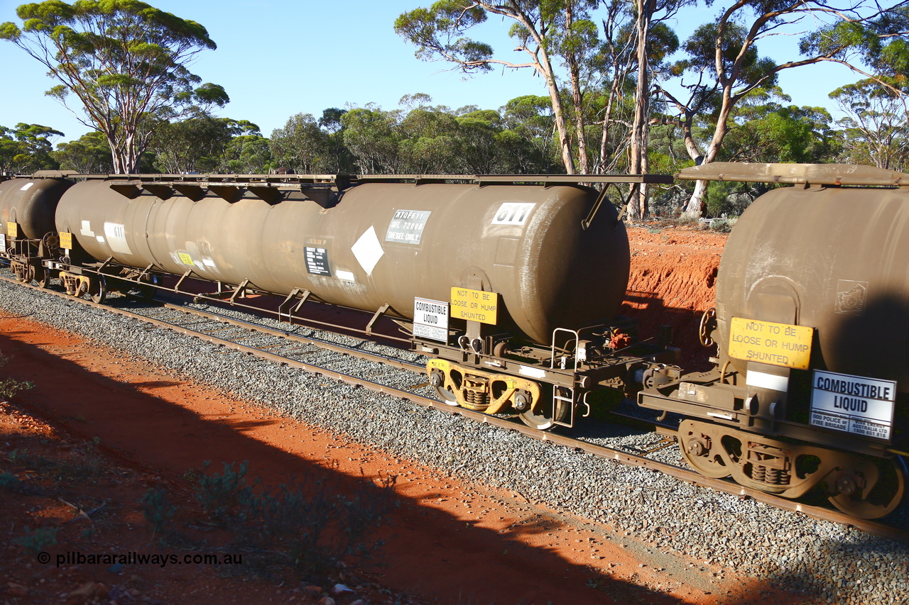 190109 1699
Binduli, empty fuel train 4445, ATQF type tank waggon ATQF 611, built by Indeng Qld 1982 for Shell as type WJQ, 79.34 kL one compartment one dome, fitted with type F InterLock couplers. Indeng name still visible at far end. Under Viva Energy ownership.
Keywords: ATQF-type;ATQF611;Indeng-Qld;WJQ-type;