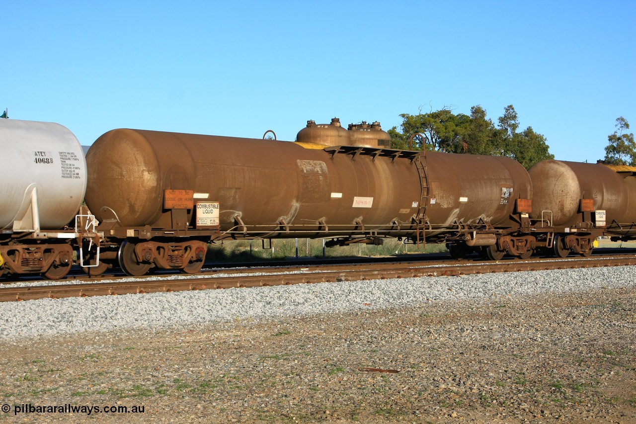 100609 10007
Midland, ATGY 512 fuel tank waggon built by Tulloch Ltd NSW in 1970 for BP Oil with 511 as WJG types, 96,000 litres one compartment two domes.
Keywords: ATGY-type;ATGY512;Tulloch-Ltd-NSW;WJG-type;