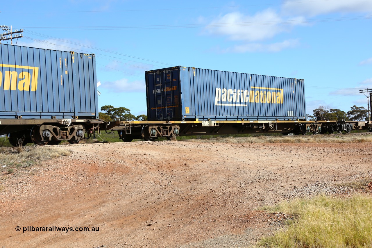 160522 2372
Parkeston, 7MP7 priority service train, RQJW 60025 container waggon, one of fifty built by EPT NSW as NQJW type in 1984-85, with a 48' Pacific National box PNXD 4186.
Keywords: RQJW-type;RQJW60025;EPT-NSW;NQJW-type;