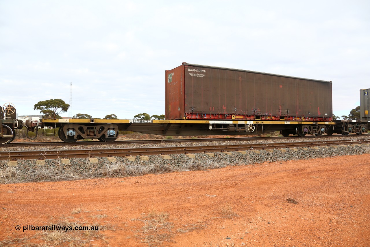160529 8800
Parkeston, 6MP4 intermodal train, RQAY 21943 container waggon, one of a hundred waggons built in 1981 by EPT NSW as type NQAY, recoded to RQAY in 1994.
Keywords: RQAY-type;RQAY21943;EPT-NSW;NQAY-type;
