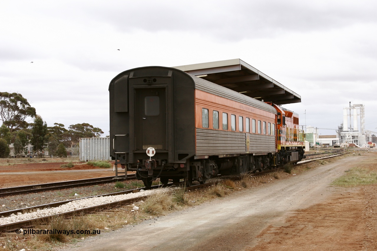 051101 6608
Parkeston, Australian Southern Railroad JRA type crew accommodation coach JRA 6, originally built in 1958 by SAR Islington as corten steel V&SAR Joint Stock roomette sleeping car Tarkinji for The Overland. Recoded to JRA 6 1987. Written off and sold in 1995. Converted to ASR crew car 1999. It is now ADFY 6 with GWA and no longer has the fluted sides.
Keywords: JRA-type;JRA6;SAR-Islington-WS;Tarkinji;