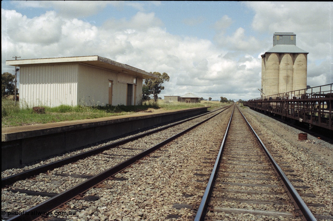 188-19
Harefield, located at the 497.6 km from Sydney on the NSW Main South.
