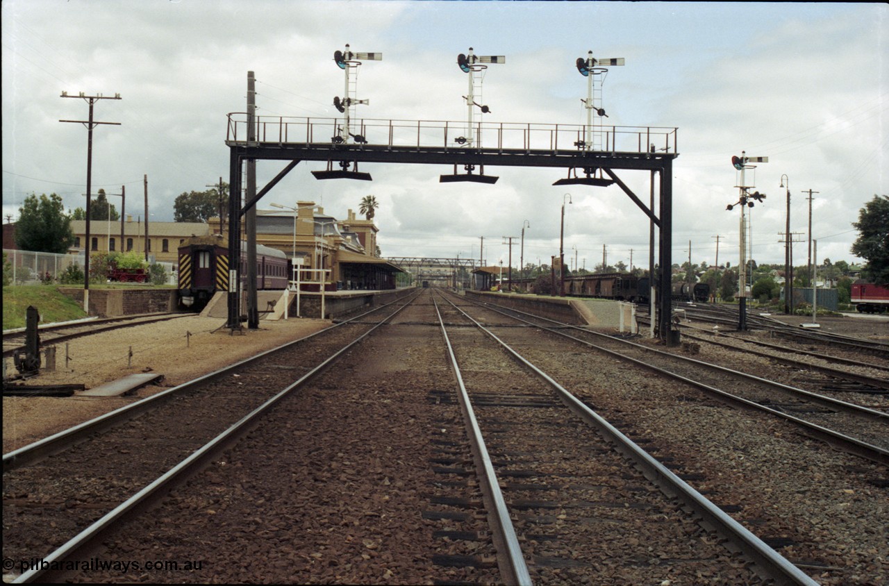 188-29
Junee station precinct, NSW Main South looking south, dock platform and down platform on the left, up platform on the right.
