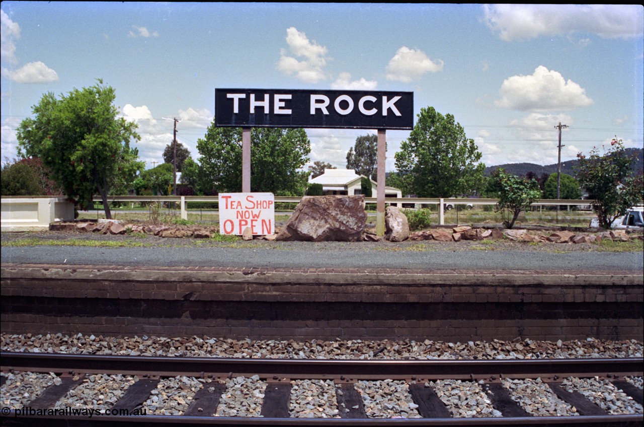 189-04
The Rock, located at the 550.29 km on NSW Main South line, station sign at north end of platform.
