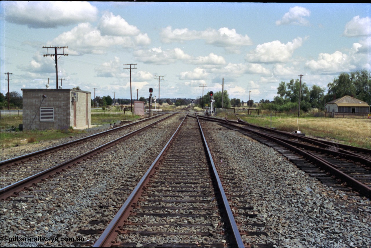 189-19
Yerong Creek, located at the 565.08 km on the NSW Main South line, view looking south along the Loop with Mainline at left and Goods Siding coming in from the right.
