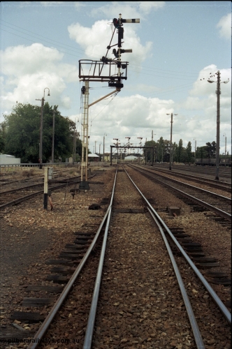 190-06
Cootamundra, NSW Main South, looking north, further north from 190-05, shows rear of mechanical lower quadrant semaphore signal post.
