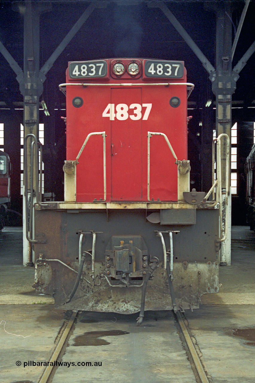 192-05
Junee, NSWSRA standard gauge locomotive depot, Junee Roundhouse, idling NSWGR 48 class unit 4837 an ALCo RSD-8 or DL-531 built by AE Goodwin in 1961 with serial 84127.
Keywords: 48-class;4837;AE-Goodwin;ALCo;RSD-8;DL-531;84127;