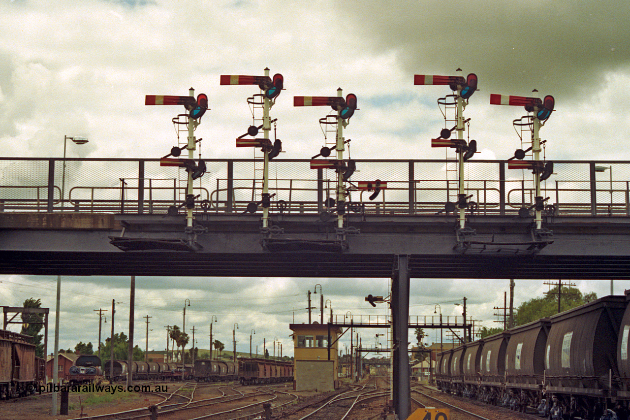 192-21
Junee, NSW Main South, mechanical lower quadrant semaphore signals affixed to the Kemp Street Bridge, looking north.
