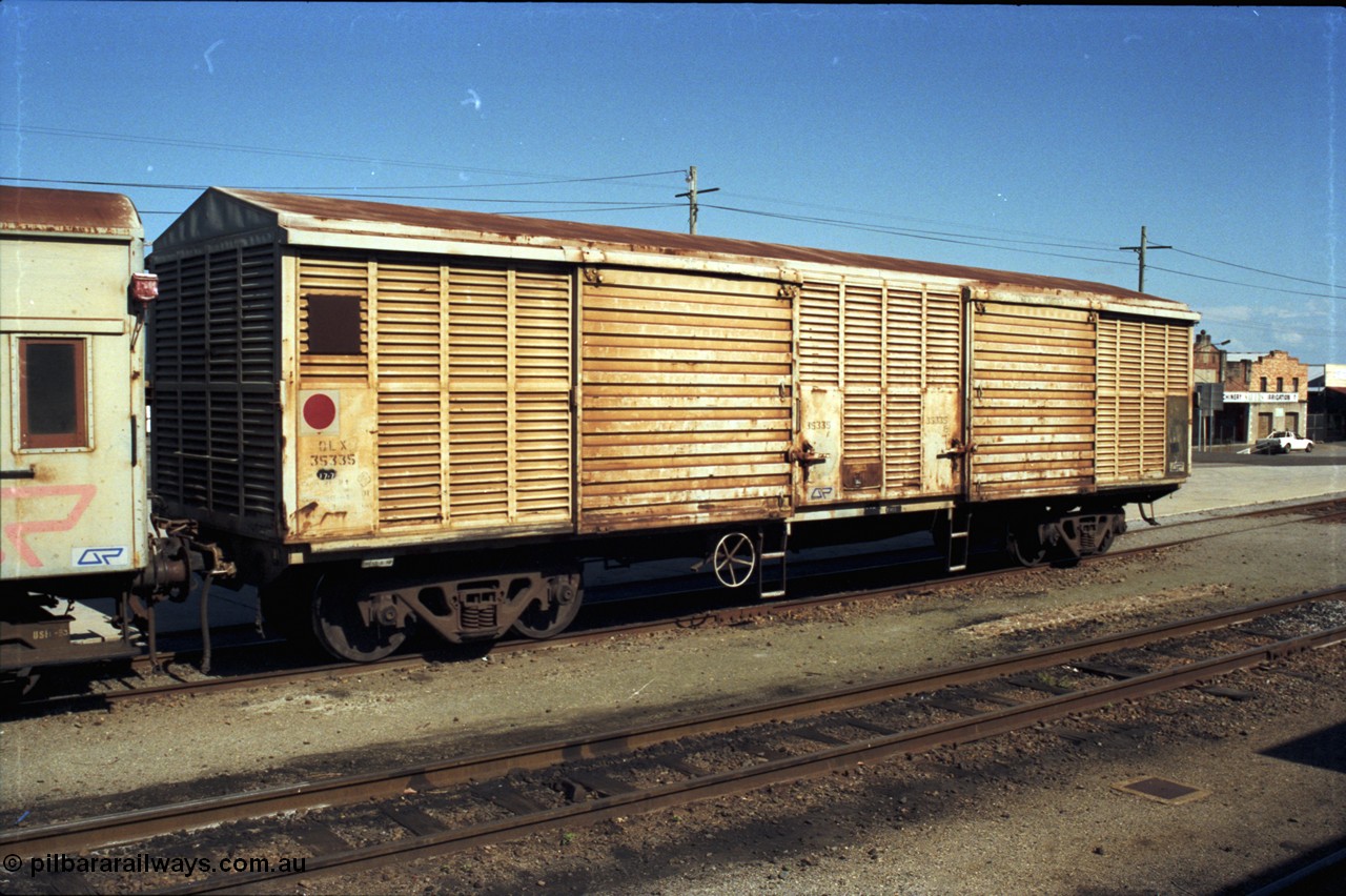 193-24
Gympie yard, Comeng Qld built QLX type louvre waggon QLX 35335 from a batch of 100 built in 1971-72.
Keywords: QLX-type;QLX35335;Comeng-Qld;