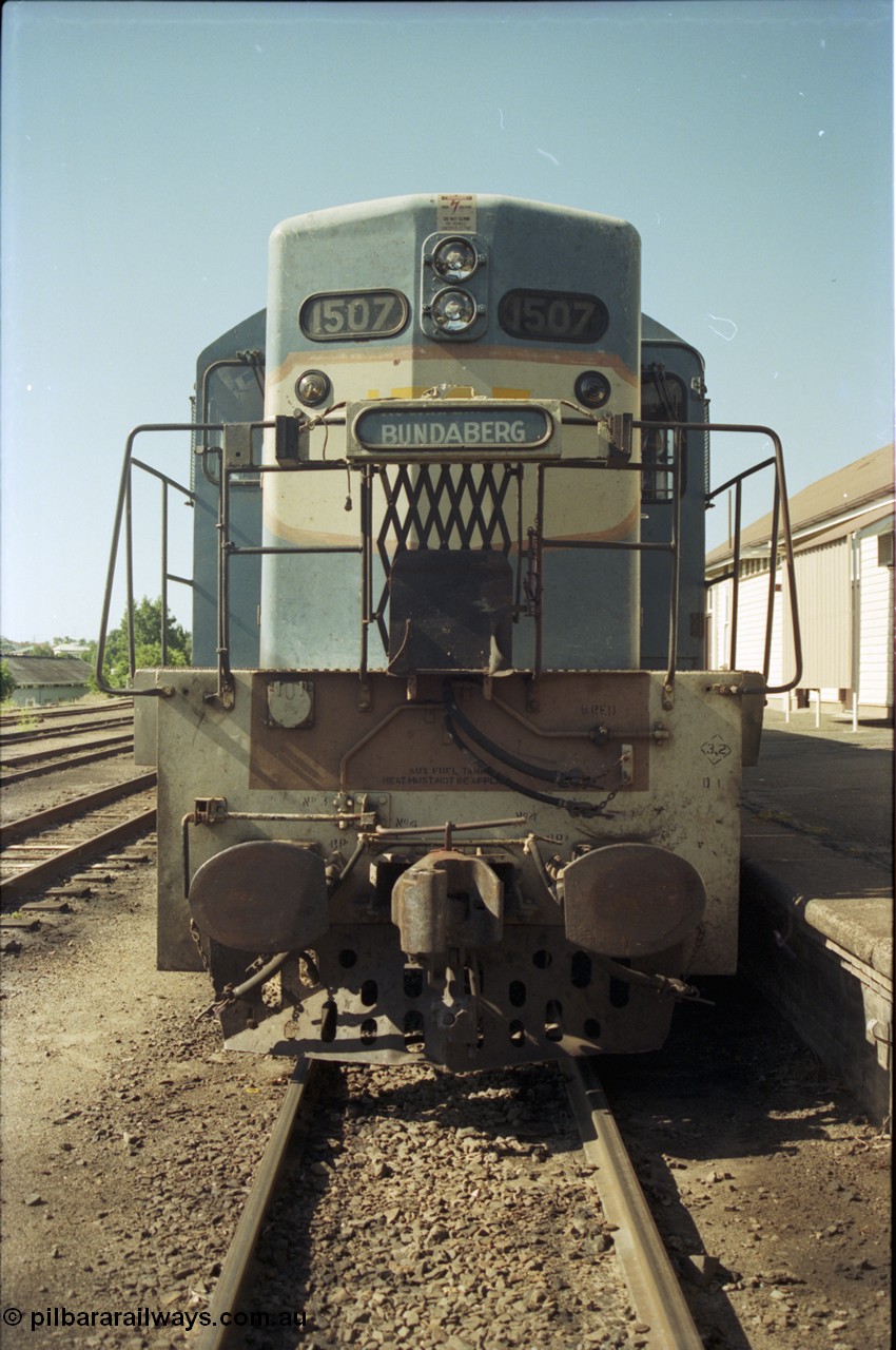 193-31
Gympie yard, narrow gauge Queensland Rail's 1502 class unit 1507 is a Comeng Rocklea Qld built (under contract for Clyde Engineering) EMD GL22C with serial 67-602.
Keywords: 1502-class;1507;Comeng-Qld;EMD;GL22C;67-602;