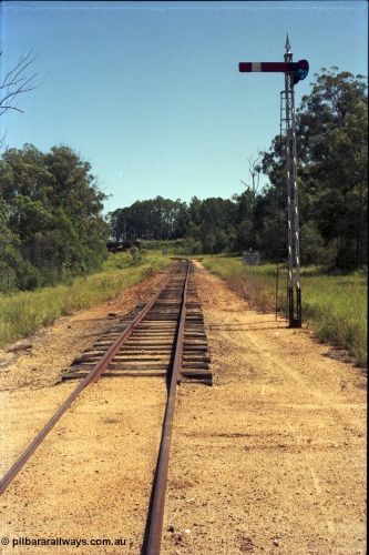 193-06
Wamuran, looking north west in the Down direction towards Wamuran. Catch point to protect runaway waggons out of Wamuran.
