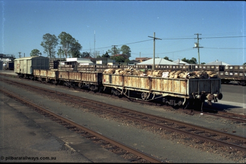 193-25
Gympie yard, possible HSAT type waggons, closet to camera has transition coupler fitted. Originally built as HSA types by Scotts and Comeng Qld.
