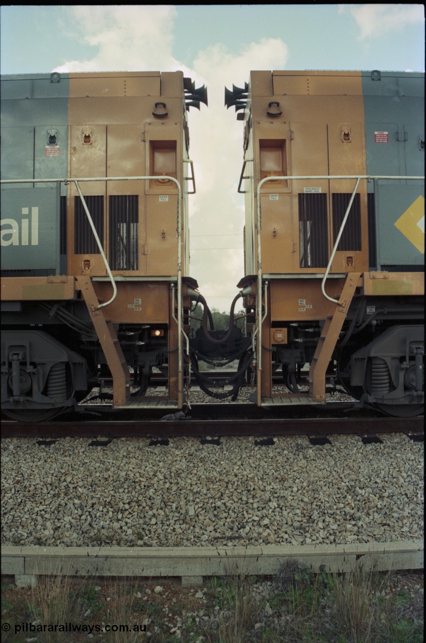 199-10
Meckering, National Rail NR class units NR 19 and NR 20, view of back to back coupling arrangement.
Keywords: NR-class;NR20;Goninan;GE;CV40-9i;7250-04/97-222;