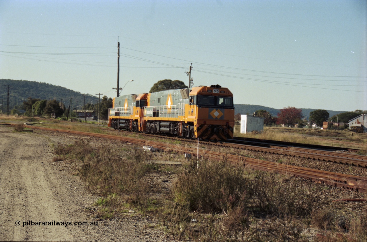 200-29
Midland, newly built Goninan GE model Cv40-9i NR class units NR 102 serial 7250-07/97-302 and NR 101 serial 7250-07/97-303 are conducting light engine trials prior to delivery to National Rail, 0931 hrs 24th June 1997.
Keywords: NR-class;NR101;Goninan;GE;CV40-9i;7250-07/97-303;