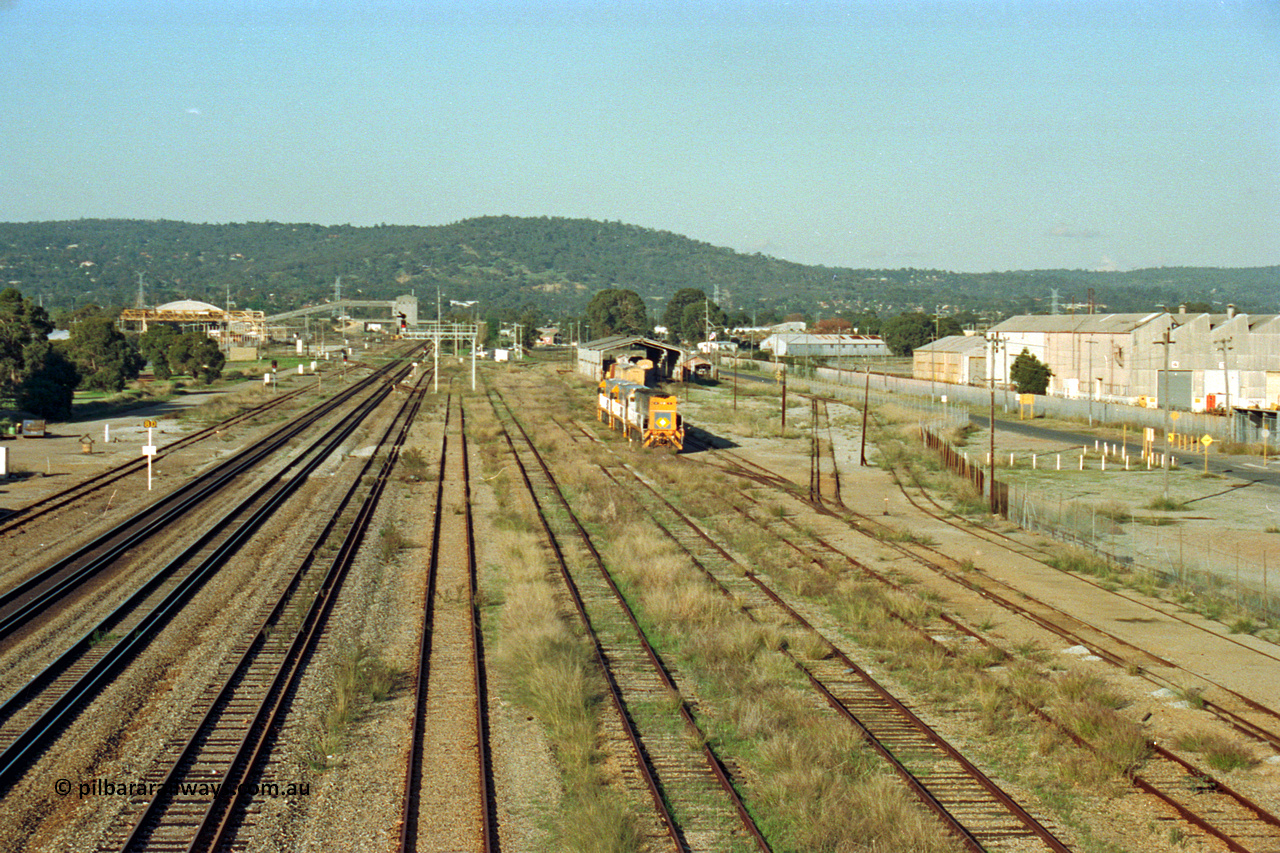 201-12
Midland, the first Perth built NR class NR 61 Goninan GE model Cv40-9i serial 7250-11/96-263 shunts at Midland with two brand new NR units.
Keywords: NR-class;NR61;Goninan;GE;CV40-9i;7250-11/96-263;