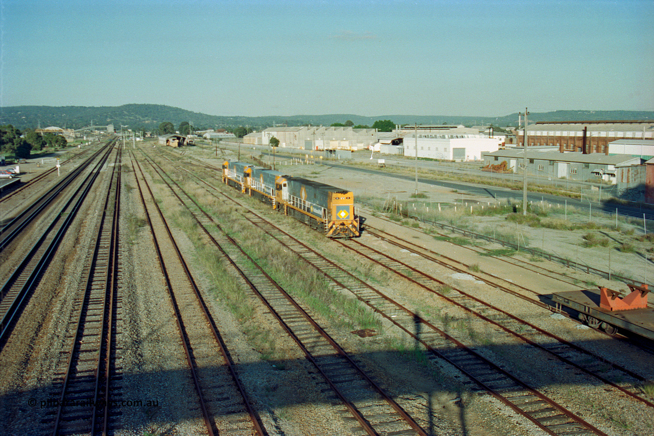 201-13
Midland, the first Perth built NR class NR 61 Goninan GE model Cv40-9i serial 7250-11/96-263 shunts at Midland with two brand new NR units.
Keywords: NR-class;NR61;Goninan;GE;CV40-9i;7250-11/96-263;