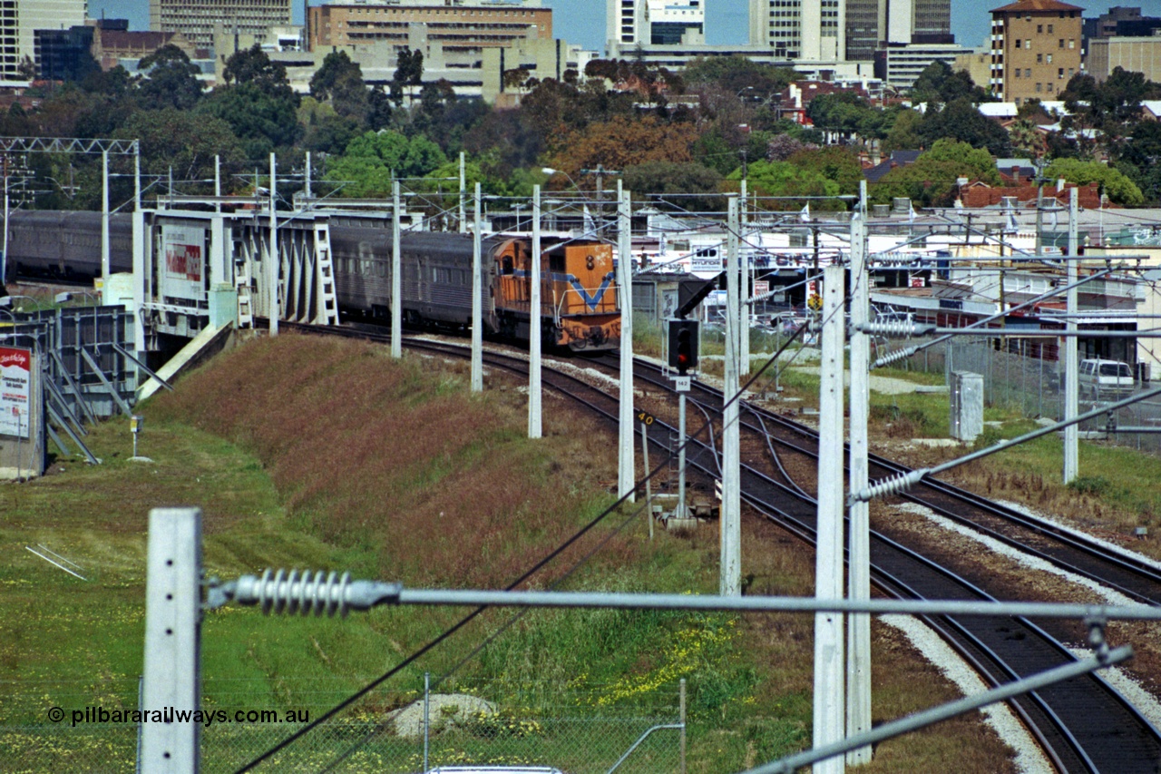 208-2-13
Mt Lawley, Westrail L class L 272 Clyde Engineering EMD model GT26C serial 69-621 leads the empty cars from the Indian Pacific to Forrestfield.
Keywords: L-class;L272;Clyde-Engineering-Granville-NSW;EMD;GT26C;69-621;