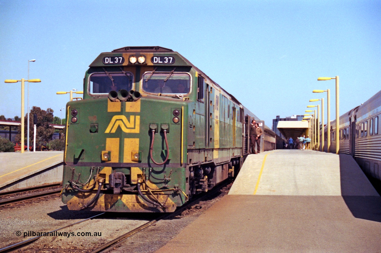 208-2-35
Keswick Passenger Terminal, Adelaide, The Ghan with Australian National DL class DL 37 Clyde Engineering EMD model AT42C serial 88-1245 awaits departure time.
Keywords: DL-class;DL37;Clyde-Engineering-Kelso-NSW;EMD;AT42C;88-1245;