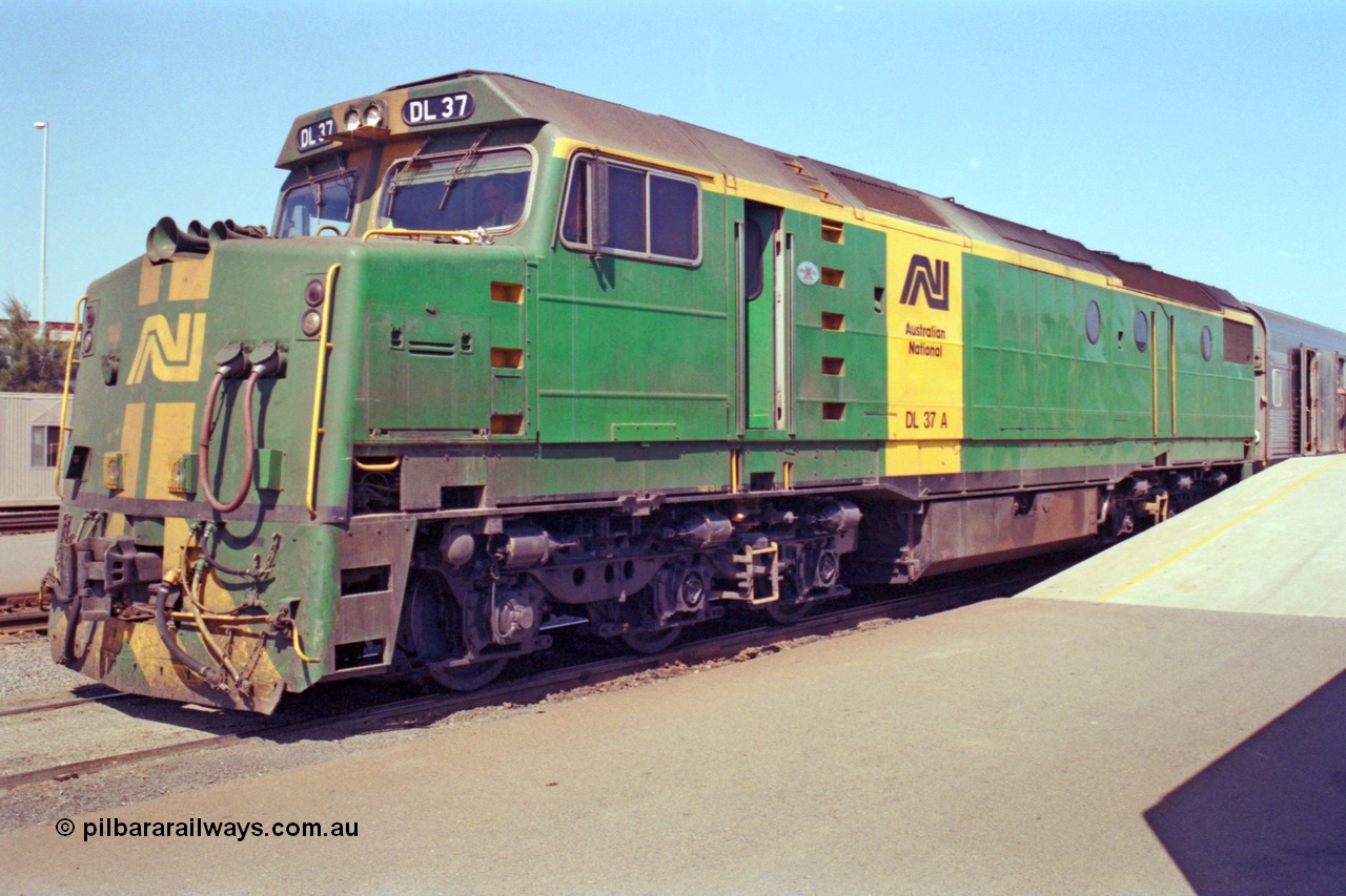 208-2-37
Keswick Passenger Terminal, Adelaide, The Ghan with Australian National DL class DL 37 Clyde Engineering EMD model AT42C serial 88-1245 awaits departure time.
Keywords: DL-class;DL37;Clyde-Engineering-Kelso-NSW;EMD;AT42C;88-1245;