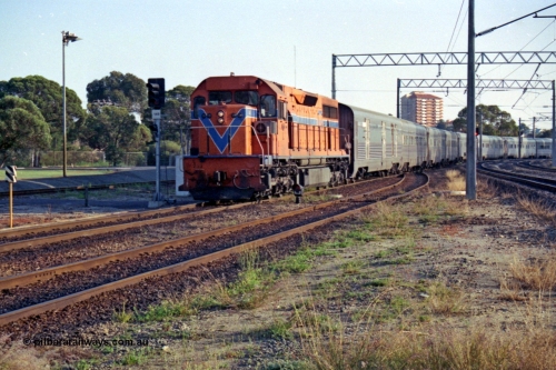 208-2-20
East Perth Passenger Terminal, Westrail L class L 263 Clyde Engineering EMD model GT26C serial 68-553 leads the Indian Pacific at the train's destination.
Keywords: L-class;L263;Clyde-Engineering-Granville-NSW;EMD;GT26C;68-553;