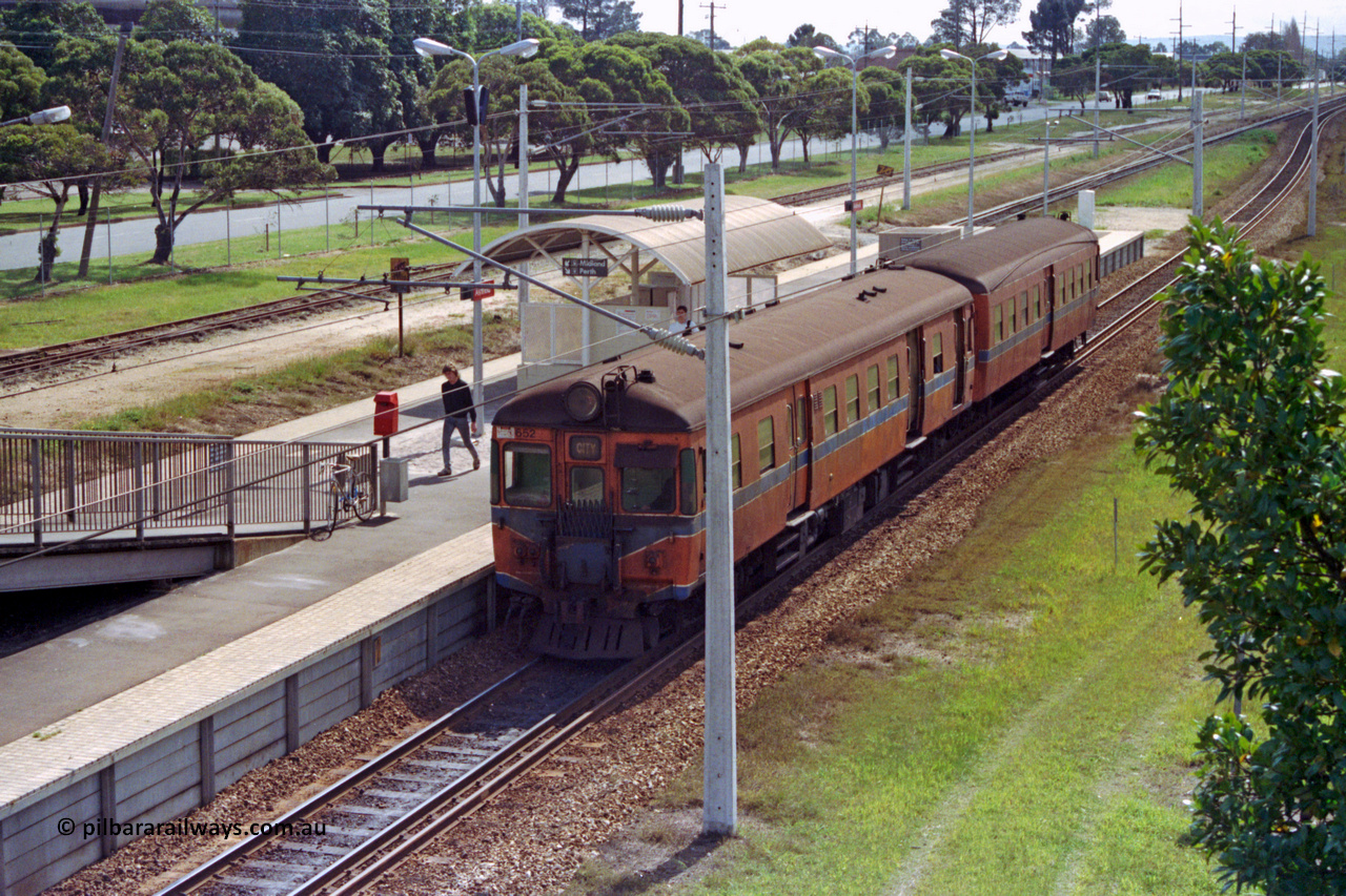 209-14
Ashfield station, narrow gauge Midland to Perth service departs for Perth with Cravens of Sheffield built ADH class railcar ADH 652 leading an ADG class.
Keywords: ADH-type;ADH652;Cravens-England;