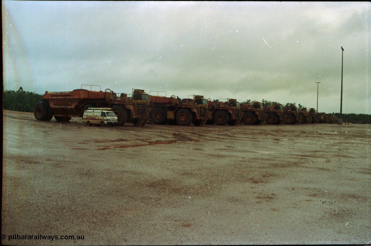 211-14
East Weipa Mine Centre, the 'Go Line' with the Komatsu HD1400 truck and trailers all lined up.
Keywords: Tubemakers;Komatsu;HD1400;