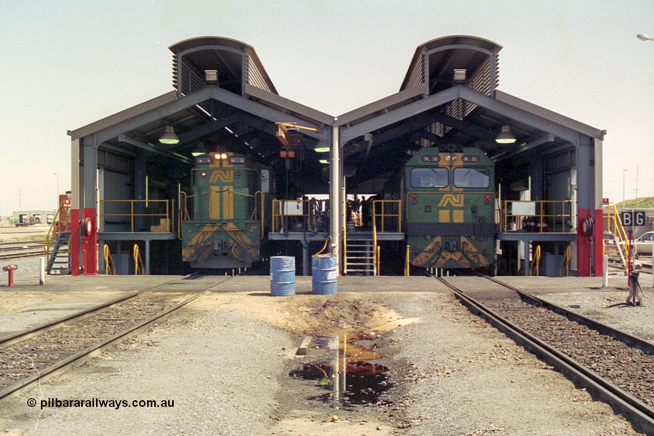 215-22
Dry Creek Motive Power Centre, fuel point shed, standard gauge road on the left with 600 class 606 AE Goodwin ALCo model DL541 serial G6015-5 and dual gauge road on the left with BL class BL 32 Clyde Engineering EMD model JT26C-2SS serial 83-1016.
Keywords: 600-class;606;AE-Goodwin;ALCo;DL541;G6015-5;