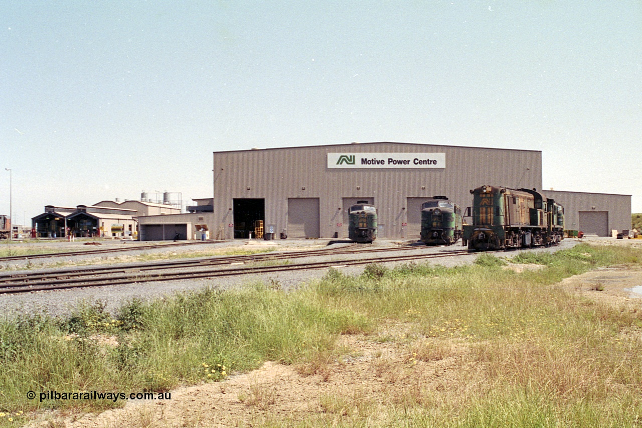 215-25
Dry Creek Motive Power Centre, Australian National maintenance and servicing centre, view of the roads at the north end of the facility, two 930 class, the 500 class shunter with an 830 class and 930 class.
