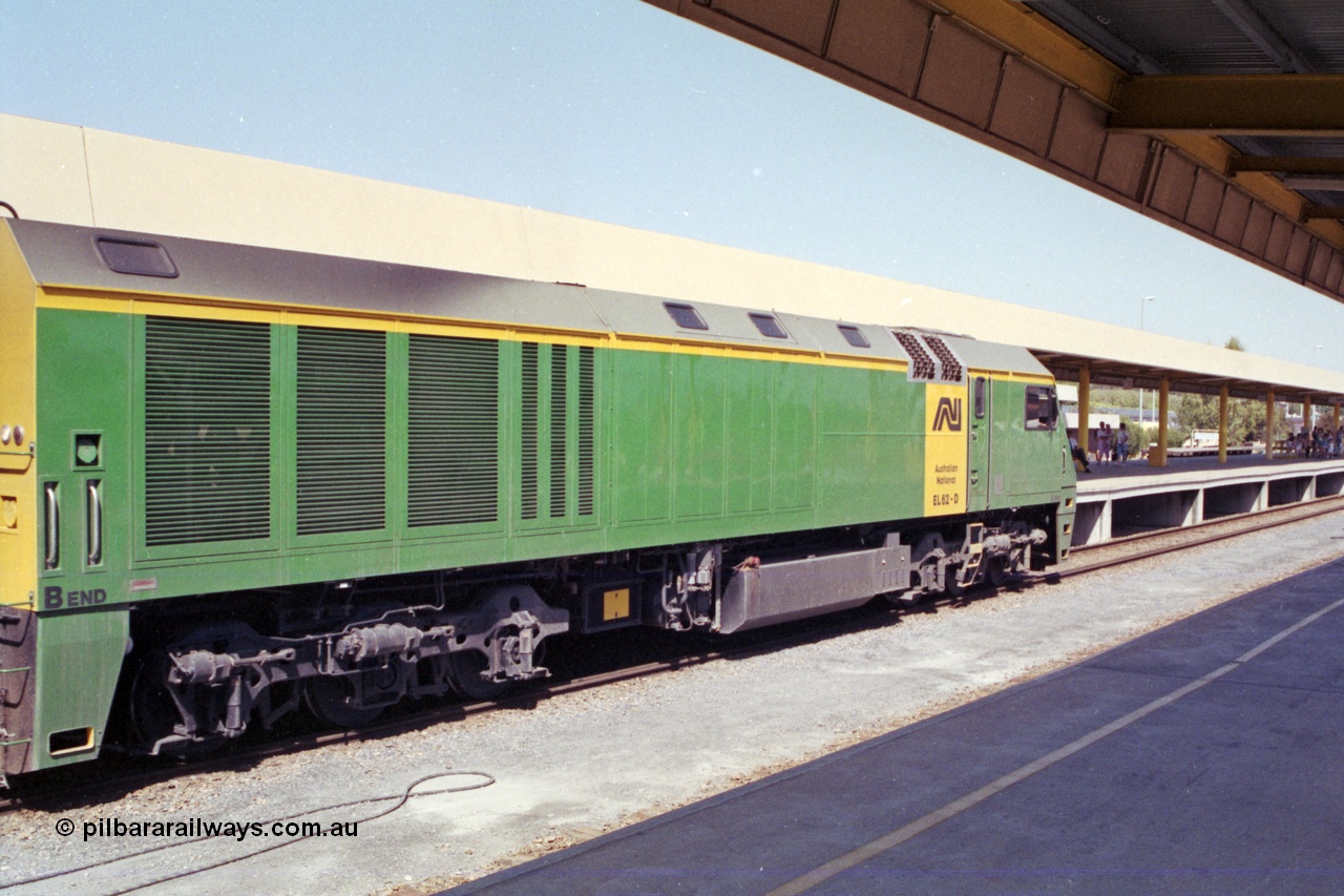 215-31
Keswick, the Australian National Adelaide interstate passenger terminal with the Indian Pacific arriving behind EL class EL 62 Goninan built General Electric CM30-8 serial 8013-07/90-114.
Keywords: EL-class;EL62;Goninan;GE;CM30-8;8013-07/90-114;