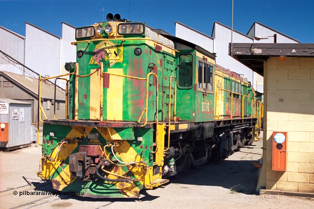 244-30
Port Lincoln loco workshops, still wearing the former owners AN livery, Australian Southern 830 class 871 AE Goodwin ALCo model DL531 serial G3422-01, this unit has been on the Eyre Peninsula Division since new in January 1966, seen here coupled to sister units. 6th April 2003.
Keywords: 830-class;871;AE-Goodwin;ALCo;DL531;G3422-1;