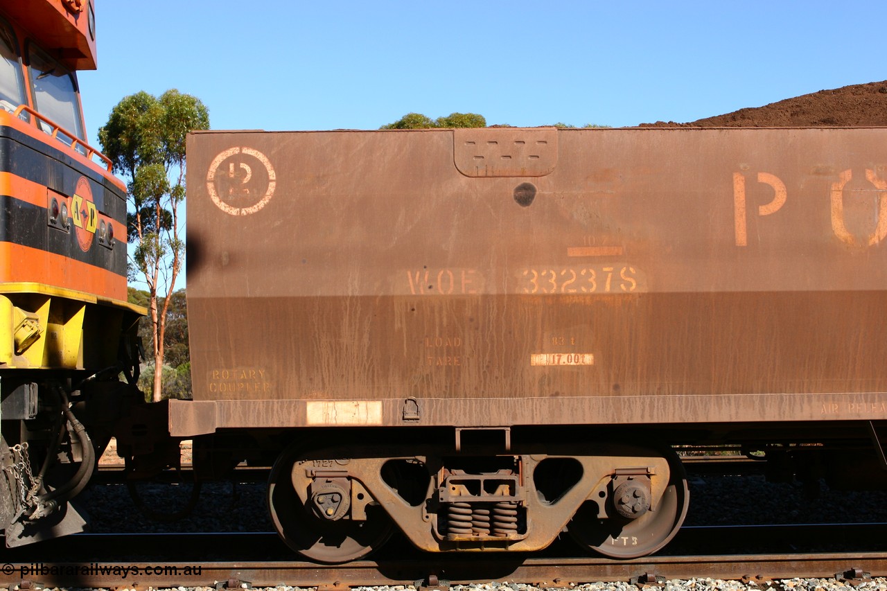 060528 4546
WOE type iron ore waggon WOE 33237 is one of a batch of twenty seven built by Goninan WA between September and October 2002 with serial number and fleet number 736 for Koolyanobbing iron ore operations, Bonnie Vale 28th May 2006.
Keywords: WOE-type;WOE33237;Goninan-WA;950103-004;