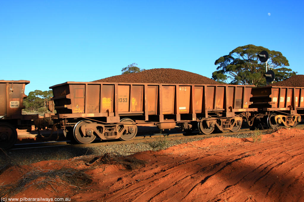 100731 02349
WOC type iron ore waggon WOC 31353 is one of a batch of thirty built by Goninan WA between October 1997 to January 1998 with fleet number 413 for Koolyanobbing iron ore operations with a 75 ton capacity, on loaded train 6413 at Binduli Triangle, 31st July 2010.
Keywords: WOC-type;WOC31353;Goninan-WA;