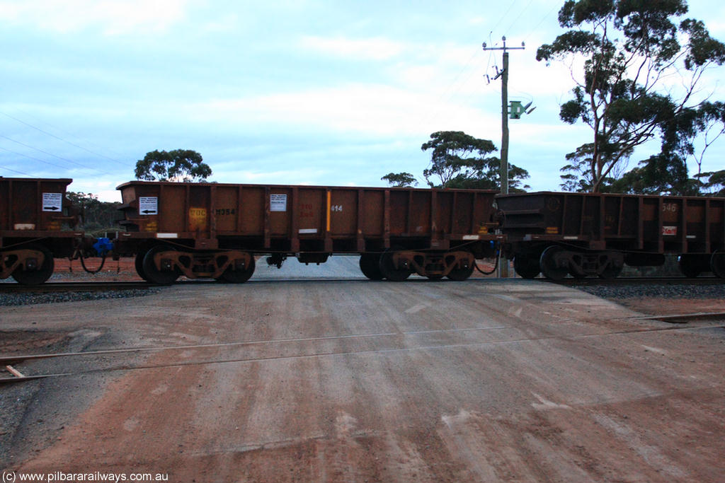 100822 6206
WOC type iron ore waggon WOC 31354 is one of a batch of thirty built by Goninan WA between October 1997 to January 1998 with fleet number 414 for Koolyanobbing iron ore operations with a 75 ton capacity Trial waggon, on empty train 1416 at Hampton, 22nd August 2010.
Keywords: WOC-type;WOC31354;Goninan-WA;