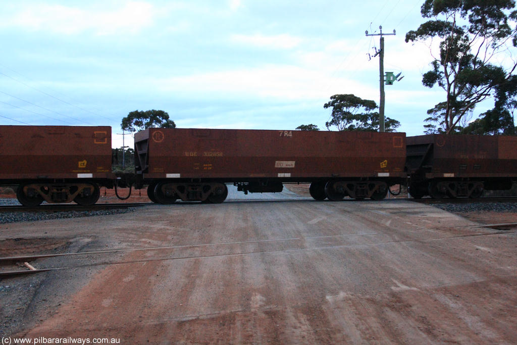 100822 6238
WOE type iron ore waggon WOE 33285 is one of a batch of thirty five built by United Goninan WA between January and April 2005 with serial number 950104-025 and fleet number 784 for Koolyanobbing iron ore operations, on empty train 1416 at Hampton, 22nd August 2010.
Keywords: WOE-type;WOE33285;United-Goninan-WA;950104-025;