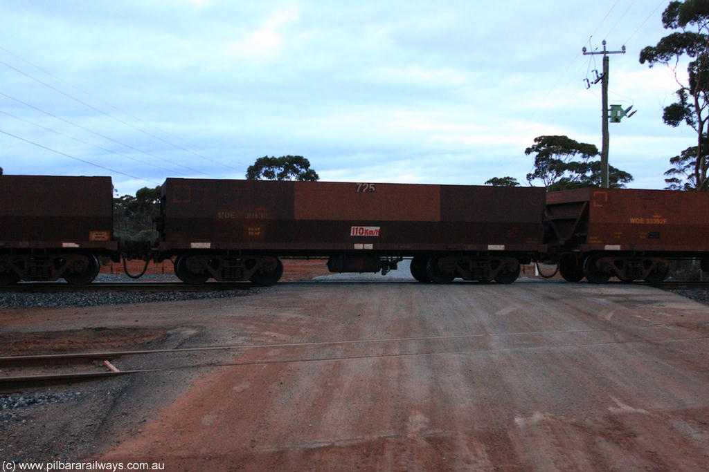 100822 6297
WOE type iron ore waggon WOE 31143 is one of a batch of fifteen built by Goninan WA between April and May 2002 with fleet number 725 for Koolyanobbing iron ore operations, on empty train 1416 at Hampton, 22nd August 2010.
Keywords: WOE-type;WOE31143;Goninan-WA;