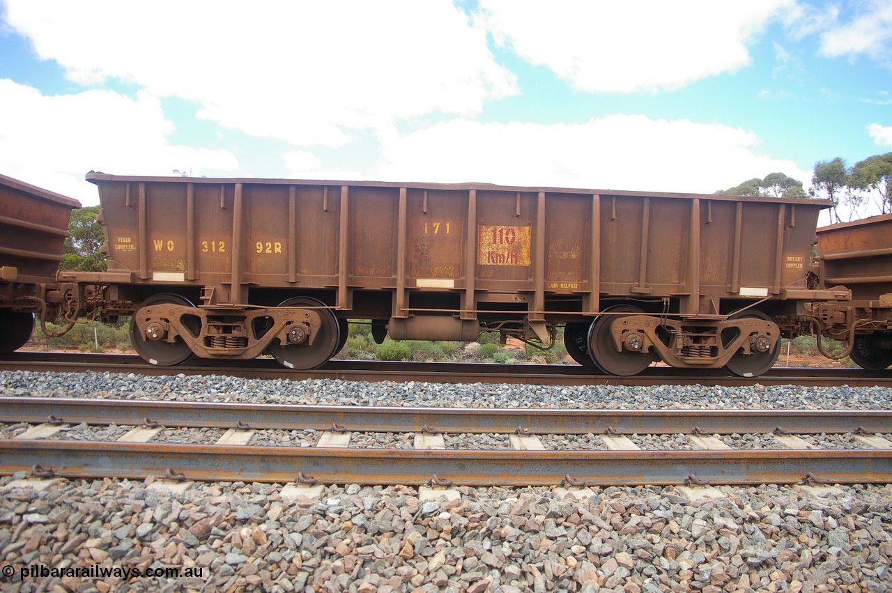 PD 12620
Binduli, WO type iron ore waggon WO 31292 is one of a batch of fifteen built by WAGR Midland Workshops between July and October 1968 with fleet number 171 for Koolyanobbing iron ore operations, with a 75 ton and 1018 ft³ capacity.
Keywords: Peter-D-Image;WO-type;WO31292;WAGR-Midland-WS;