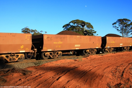 100731 02297
WOE type iron ore waggon WOE 33369 is one of a batch of one hundred and forty one built by United Goninan WA between November 2005 and April 2006 with serial number 950142-074 and fleet number 868 for Koolyanobbing iron ore operations, on loaded train 6413 at Binduli Triangle, July 31, 2010.
Keywords: WOE-type;WOE33369;United-Goninan-WA;950142-074;