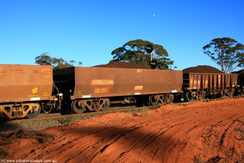 100731 02299
WOE type iron ore waggon WOE 31071 is one of a batch of one hundred and thirty built by Goninan WA between March and August 2001 with serial number 950092-061 and fleet number 657 for Koolyanobbing iron ore operations, on loaded train 6413 at Binduli Triangle, July 31, 2010.
Keywords: WOE-type;WOE31071;Goninan-WA;950092-061;