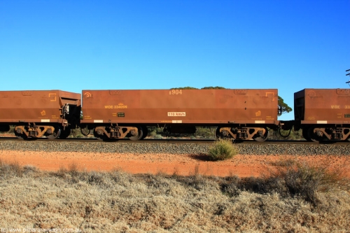 100731 02477
WOE type iron ore waggon WOE 33405 is one of a batch of one hundred and forty one built by United Group Rail WA between November 2005 and April 2006 with serial number 950142-110 and fleet number 8904 for Koolyanobbing iron ore operations, on empty train 6418 at Binduli Triangle, July 31, 2010.
Keywords: WOE-type;WOE33405;United-Group-Rail-WA;950142-110;