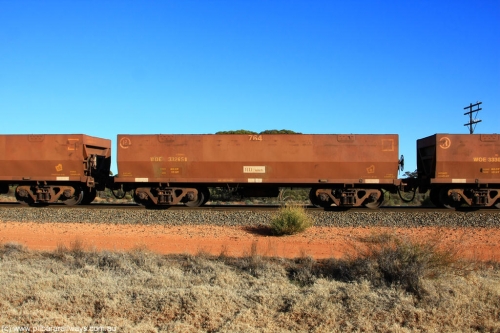 100731 02491
WOE type iron ore waggon WOE 33265 is one of a batch of thirty five built by Goninan WA between January and April 2005 with serial number 950104-005 and fleet number 764 for Koolyanobbing iron ore operations, on empty train 6418 at Binduli Triangle, July 31, 2010.
Keywords: WOE-type;WOE33265;Goninan-WA;950104-005;