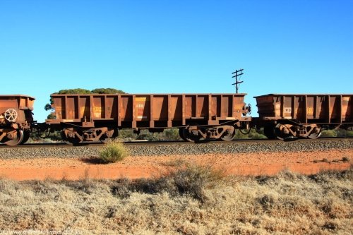 100731 02536
WOC type iron ore waggon WOC 31348 is one of a batch of thirty built by Goninan WA between October 1997 to January 1998 with fleet number 408 for Koolyanobbing iron ore operations with a 75 ton capacity, on empty train 6418 at Binduli Triangle, July 31, 2010.
Keywords: WOC-type;WOC31348;Goninan-WA;