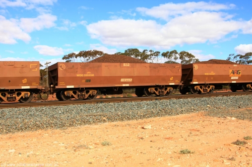 100731 02830
WOE type iron ore waggon WOE 33333 is one of a batch of one hundred and forty one built by United Goninan WA between November 2005 and April 2006 with serial number 950142-038 and fleet number 832 for Koolyanobbing iron ore operations, on loaded train 7415 at Binduli Triangle, July 31, 2010.
Keywords: WOE-type;WOE33333;United-Goninan-WA;950142-038;