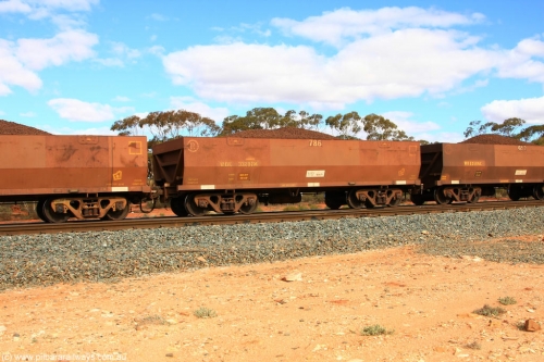 100731 02835
WOE type iron ore waggon WOE 33287 is one of a batch of thirty five built by United Goninan WA between January and April 2005 with serial number 950104-027 and fleet number 786 for Koolyanobbing iron ore operations, on loaded train 7415 at Binduli Triangle, July 31, 2010.
Keywords: WOE-type;WOE33287;United-Goninan-WA;950104-027;