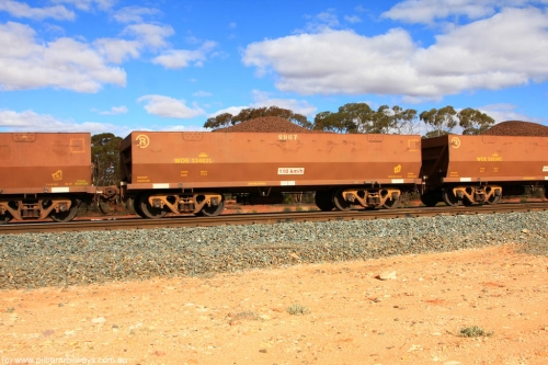 100731 02869
WOE type iron ore waggon WOE 33462 is one of a batch of one hundred and twenty eight built by United Group Rail WA between August 2008 and March 2009 with serial number 950211-004 and fleet number 8967 for Koolyanobbing iron ore operations, on loaded train 7415 at Binduli Triangle, July 31, 2010.
Keywords: WOE-type;WOE33462;United-Group-Rail-WA;950211-004;